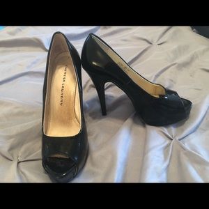 Chinese Laundry size 8 black peep toe heels